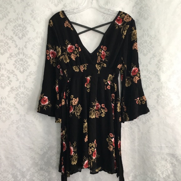 NWT Black Pink Red Floral Vneck Bell Sleeve Dress - Picture 6 of 7